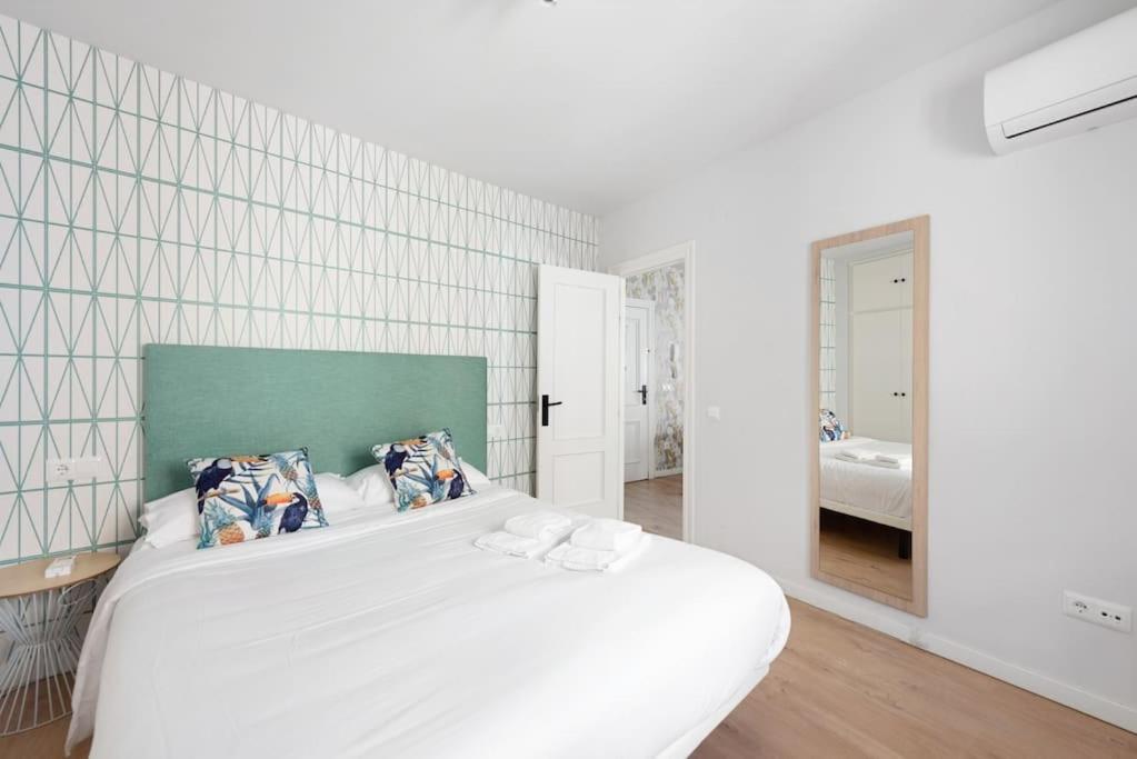 Grand T4 Andalou En Plein Centre De Malaga Ideal Familles Exterior photo